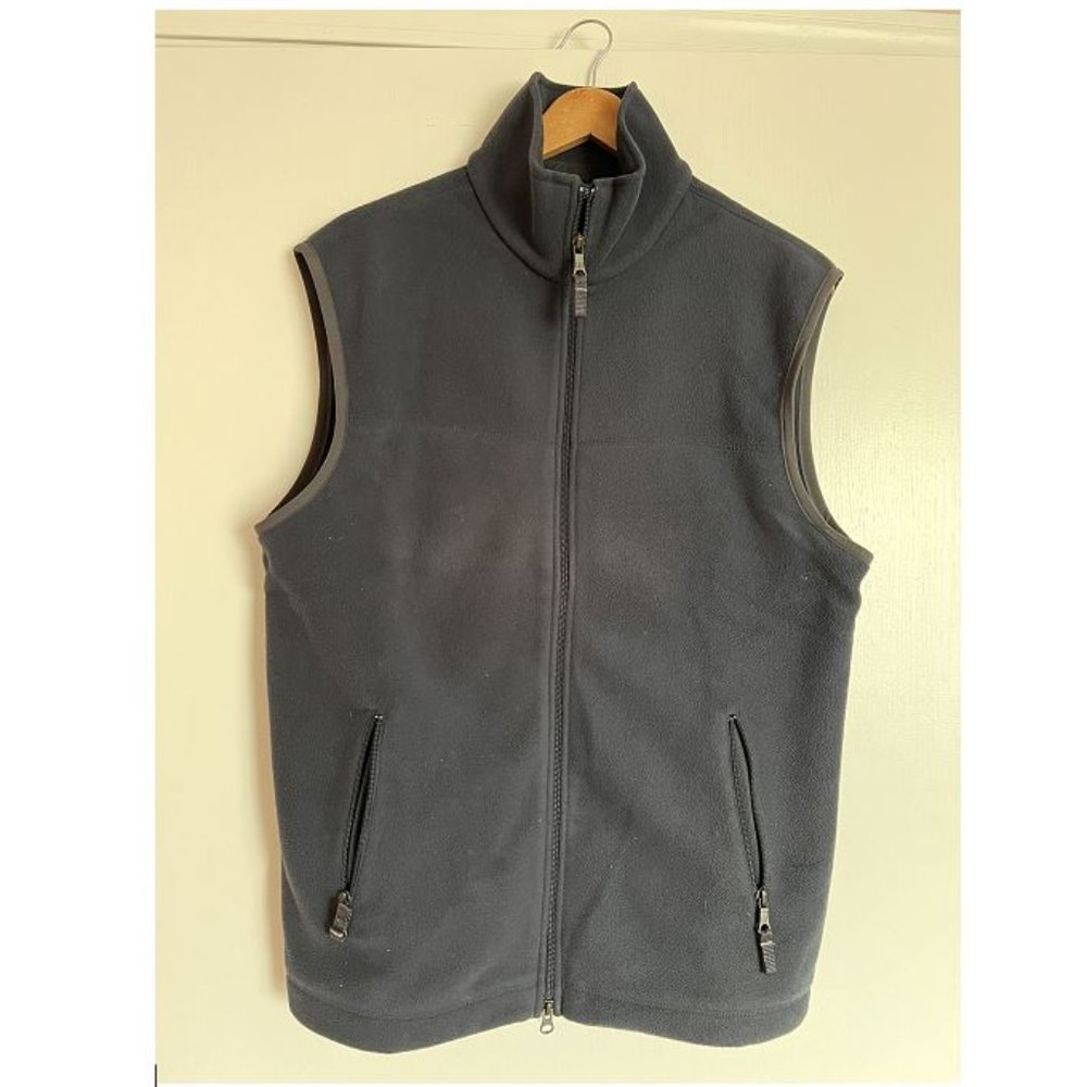 GAP Navy blue Men's fleece vest. Size large.